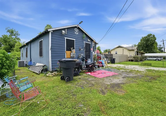 Photo 3 of Single family home for sale at 2310 Vance St, Houston, TX 77093 | MLS# 16355903 | Listing updated on 2026-08-10