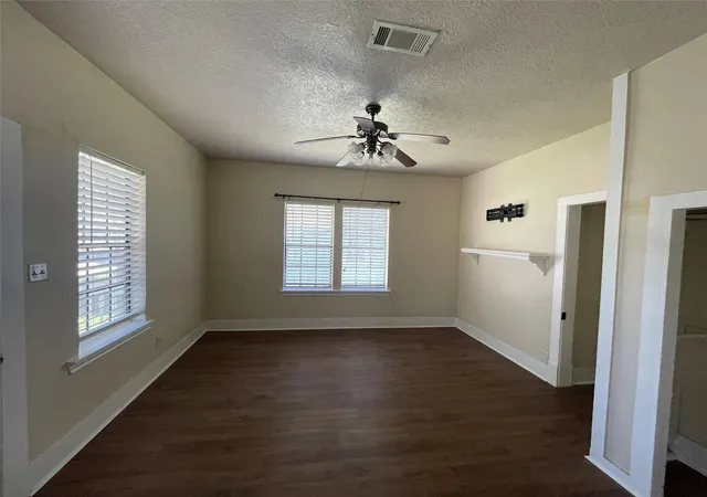 Photo 3 of Single family home for sale at 3105 Indiana St, Baytown, TX 77520 | MLS# 4398961 | Listing updated on 2026-06-18