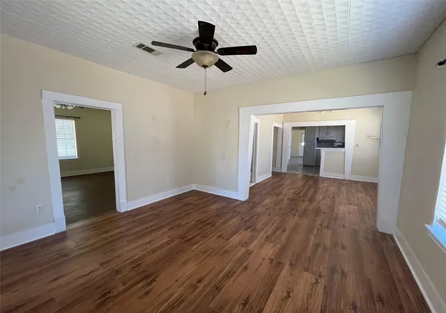 Photo 4 of Single family home for sale at 3105 Indiana St, Baytown, TX 77520 | MLS# 4398961 | Listing updated on 2026-06-18