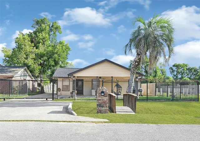 Photo 1 of Single family home for sale at 7337 Miley St, Houston, TX 77028 | MLS# 59275474 | Listing updated on 2026-04-29