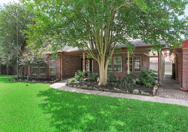4th image of 1133 Helen Dr, Deer Park, TX 77536 | MLS# 44653412