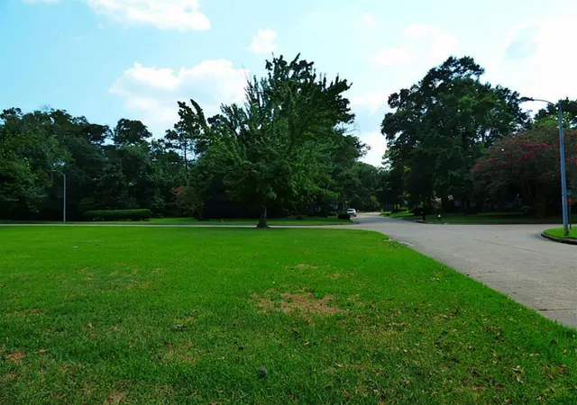 Photo 4 of Land for sale at 3502 Fawn Crk Dr, Kingwood, TX 77339 | MLS# 75589383 | Listing updated on 2026-09-07