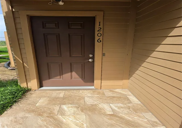 3rd image of 10555 Turtlewood Ct #1206, Houston, TX 77072 | MLS# 73810314
