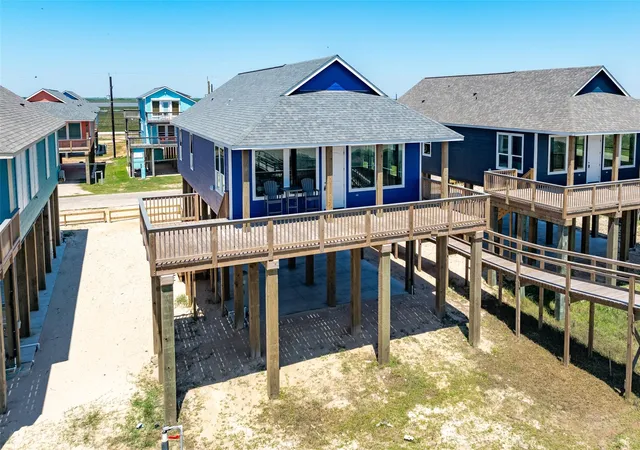 Homes for sale in Surfside Beach, TX | 4831 Bluewater Dr, Surfside Beach, TX 77541 | MLS# 80893539
