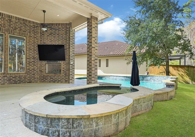 3rd image of 110 Lily Green Ct, Conroe, TX 77304 | MLS# 93352706
