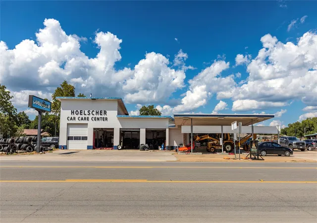 2nd image of 1028 & 1032 Walnut St, Columbus, TX 78934 | MLS# 90550083