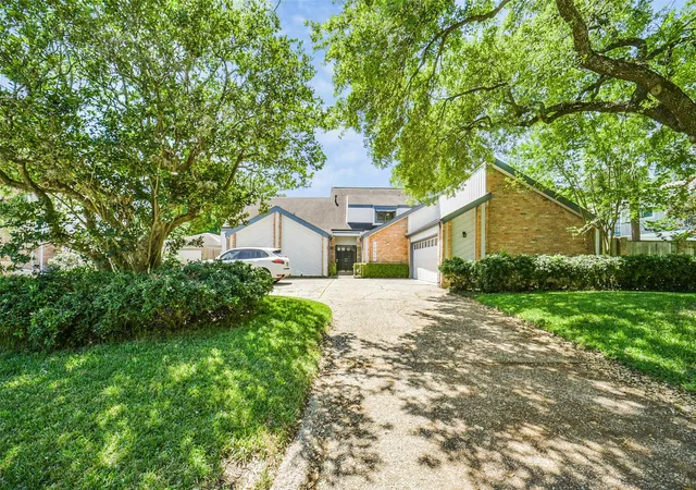 Photo 1 of Single family home for sale at 10815 Cranbrook Rd, Houston, TX 77042 | MLS# 38598690 | Listing updated on 2026-08-24