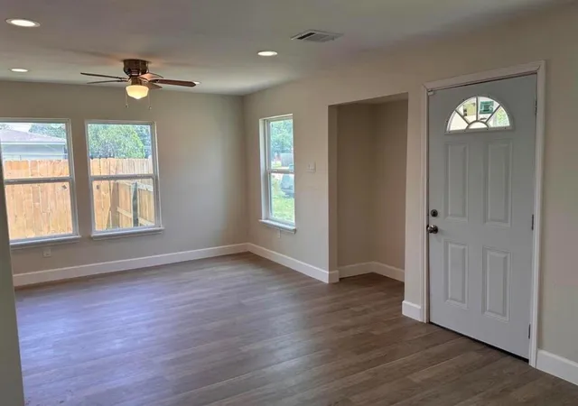 2nd image of 6059 Doulton Dr, Houston, TX 77033 | MLS# 30187658