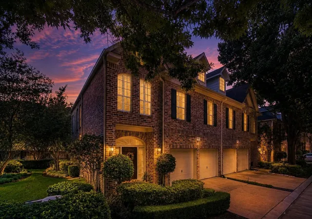 1st image of 5819 Inwood Park Ct Ct N, Houston, TX 77057 | MLS# 71014416