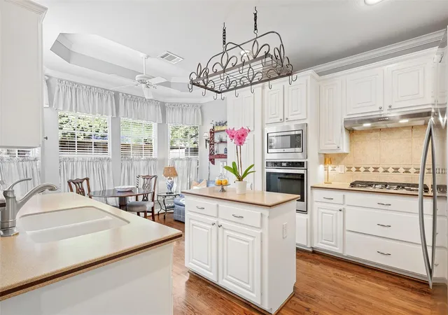 4th image of 5819 Inwood Park Ct Ct N, Houston, TX 77057 | MLS# 71014416