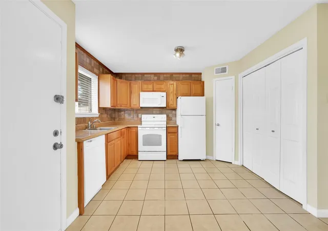 4th image of 250 El Dorado Blvd #138, Webster, TX 77598 | MLS# 8367418