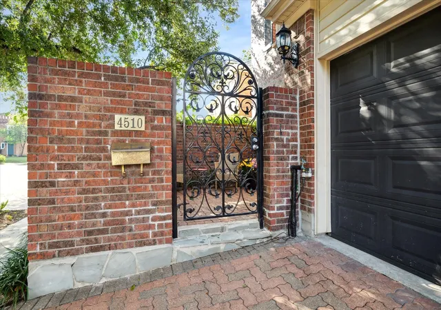 3rd image of 4510 Mandell St, Houston, TX 77006 | MLS# 14468339