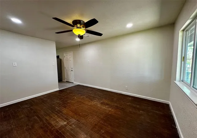 4th image of 9434 Fairland Dr, Houston, TX 77051 | MLS# 28569728