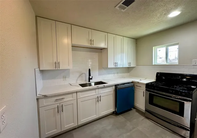 5th image of 9434 Fairland Dr, Houston, TX 77051 | MLS# 28569728