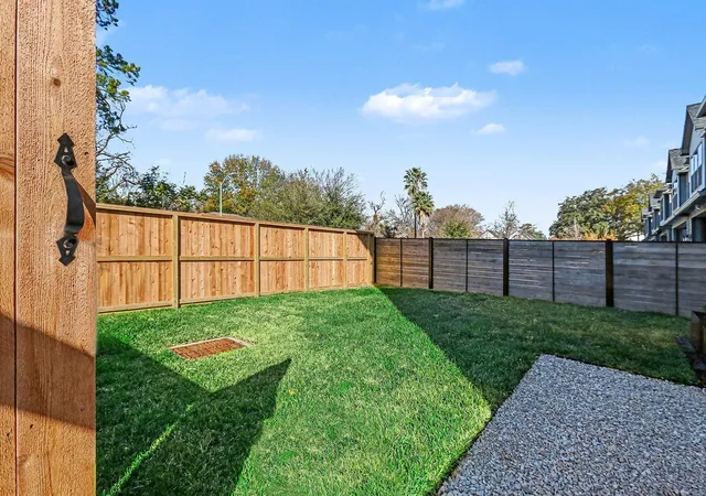 2nd image of 1214 Wycliffe Dr, Houston, TX 77043 | MLS# 20953222