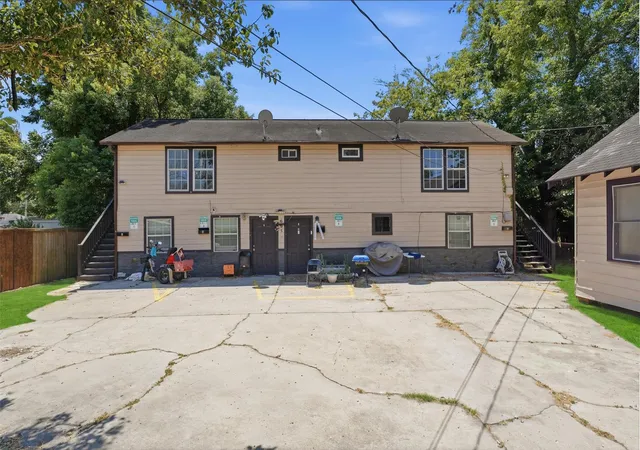 Photo 3 of Multi family home for sale at 605 E Hunnicutt St, Baytown, TX 77520 | MLS# 37583910 | Listing updated on 2026-09-02