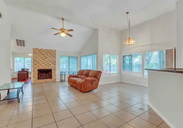 4th image of 4402 Treasure Trail, Sugar Land, TX 77479 | MLS# 52645775