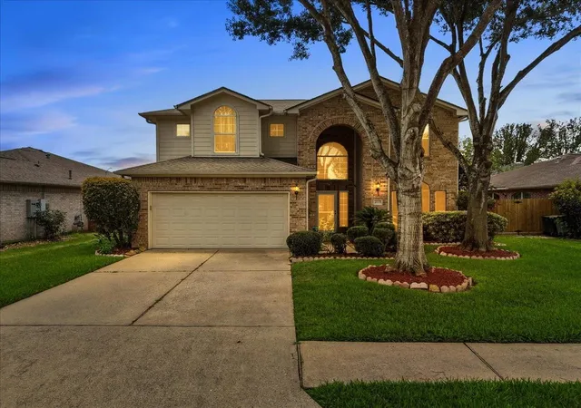 Photo 1 of Single family home for sale at 10004 Dawn Brk Dr, Pearland, TX 77584 | MLS# 74897538 | Listing updated on 2026-09-12