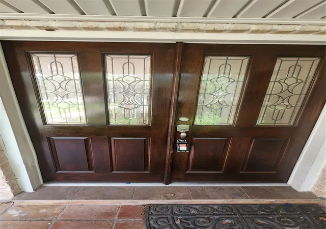 4th image of 2127 Manor Green Dr, Houston, TX 77077 | MLS# 96252909