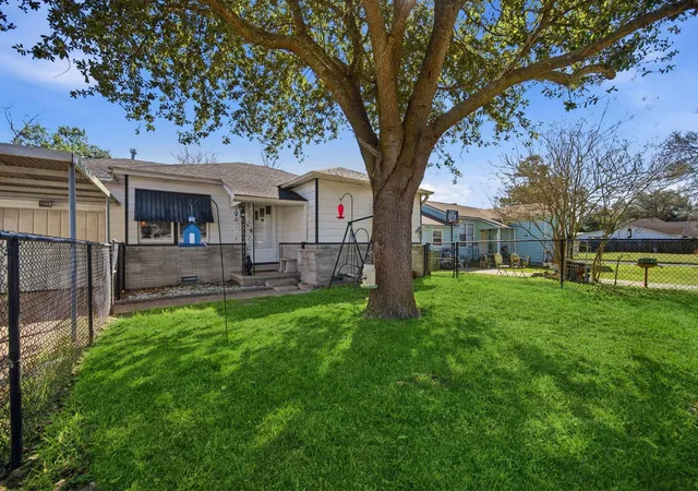 3rd image of 1604 Kipling St, Liberty, TX 77575 | MLS# 71263511