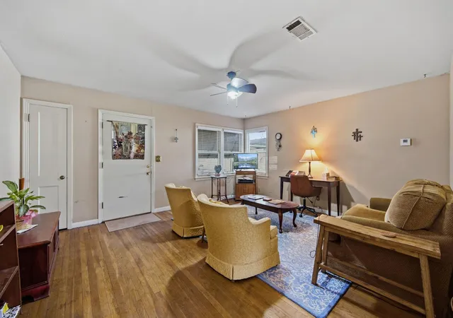 4th image of 1604 Kipling St, Liberty, TX 77575 | MLS# 71263511