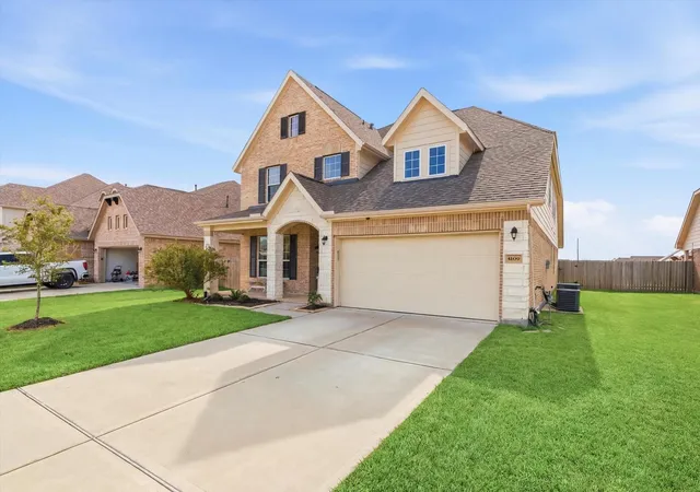 3rd image of 14146 Little River Dr, Baytown, TX 77523 | MLS# 68840186