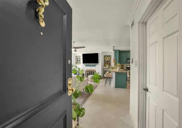 Homes for sale in Houston, TX | 2333 Bering Dr #322, Houston, TX 77057 | MLS# 12508632