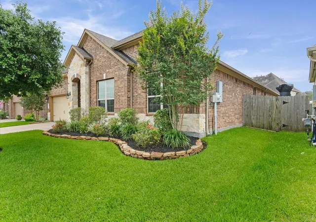 2nd image of 6205 Lakewood Ct, League City, TX 77573 | MLS# 46290115