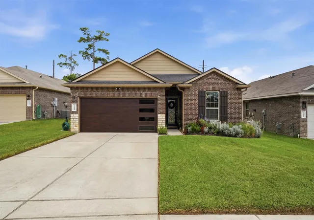 Photo 2 of Single family home for sale at 23911 Wedgewood Holw Ln, Spring, TX 77389 | MLS# 76290604 | Listing updated on 2026-07-18