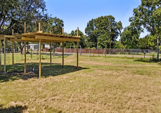 3rd image of 701 Stephenson Ave, Anahuac, TX 77514 | MLS# 41328743