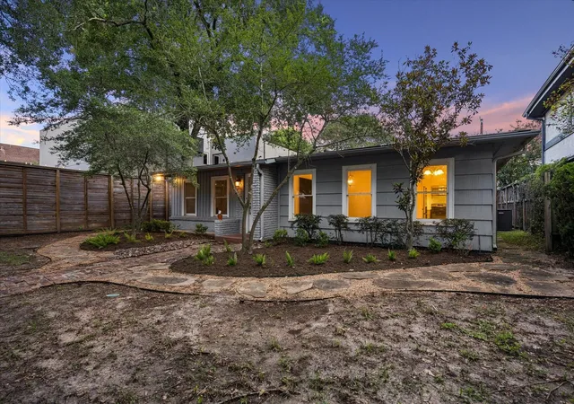 Photo 3 of Sale Pending at 1931 Bissonnet St, Houston, TX 77005 | MLS# 30955021 | Listing updated on 2026-09-15