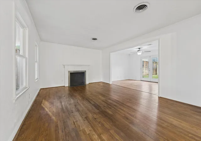 Photo 4 of Sale Pending at 1931 Bissonnet St, Houston, TX 77005 | MLS# 30955021 | Listing updated on 2026-09-15
