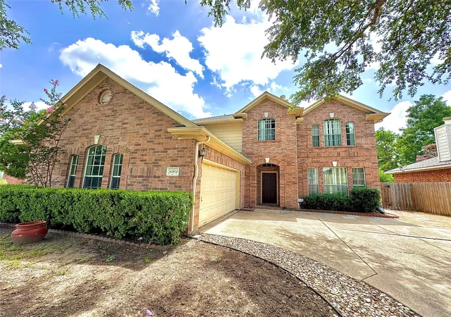 Photo 2 of Single family home for sale at 8303 Cliffshire Ct, Houston, TX 77083 | MLS# 37189308 | Listing updated on 2026-09-13