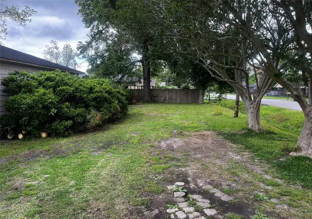 2nd image of 8038 Talton St St, Houston, TX 77028 | MLS# 80943699