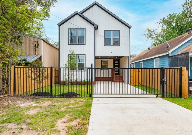 Photo 1 of Single family home for sale at 7709 Ave L, Houston, TX 77012 | MLS# 84207847 | Listing updated on 2026-07-26