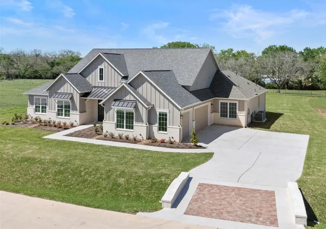2nd image of 226 Hydrangea Dr, Smithville, TX 78957 | MLS# 45208229