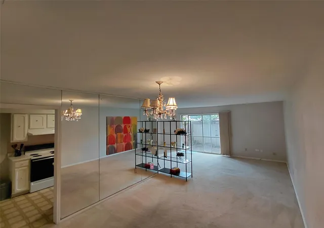 Photo 2 of Condo for sale at 406 N Post Oak Ln, Houston, TX 77024 | MLS# 15416314 | Listing updated on 2026-08-29