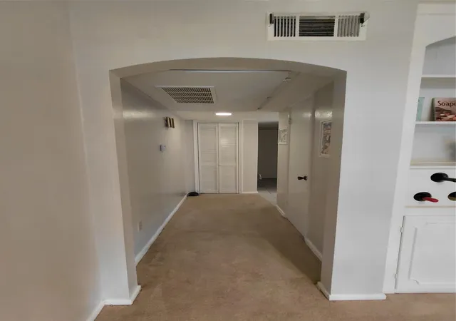 Photo 3 of Condo for sale at 406 N Post Oak Ln, Houston, TX 77024 | MLS# 15416314 | Listing updated on 2026-08-29