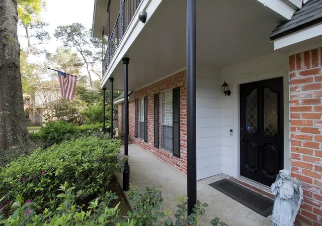 Photo 2 of Sale Pending at 17815 Comoro Ln, Spring, TX 77379 | MLS# 64843041 | Listing updated on 2026-09-19