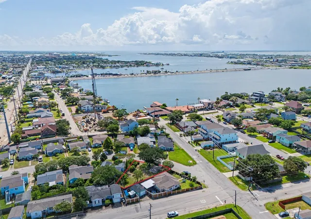 Photo 3 of Land for sale at 1908 Neumann Dr, Galveston, TX 77551 | MLS# 21767397 | Listing updated on 2026-08-27