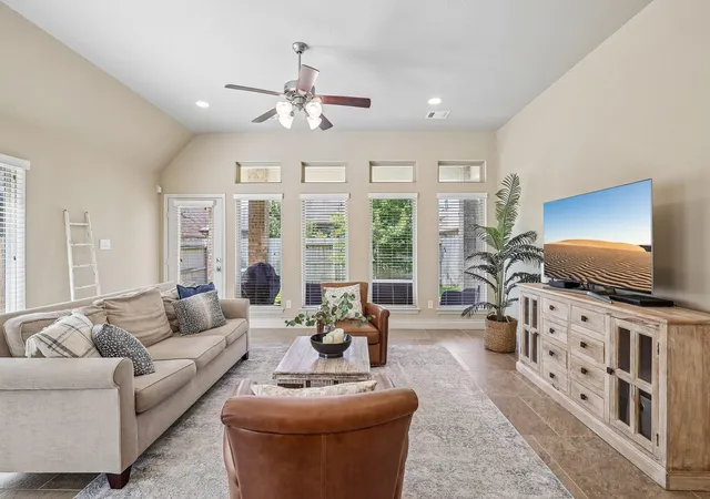 2nd image of 2336 Redwood Ridge Trl, Manvel, TX 77578 | MLS# 54658386