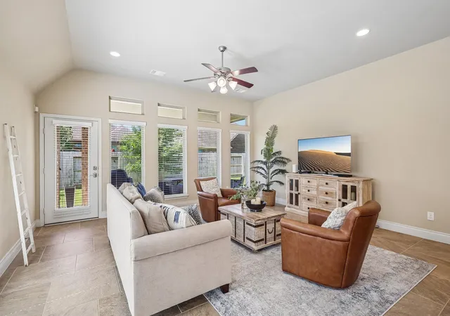 3rd image of 2336 Redwood Ridge Trl, Manvel, TX 77578 | MLS# 54658386