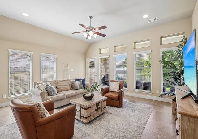 4th image of 2336 Redwood Ridge Trl, Manvel, TX 77578 | MLS# 54658386