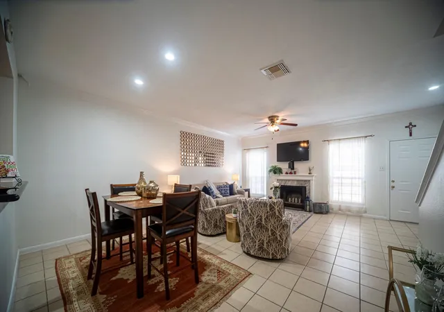 3rd image of 3224 Holly Hall St #3224, Houston, TX 77054 | MLS# 77192194