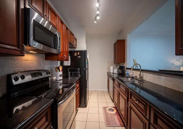 4th image of 3224 Holly Hall St #3224, Houston, TX 77054 | MLS# 77192194