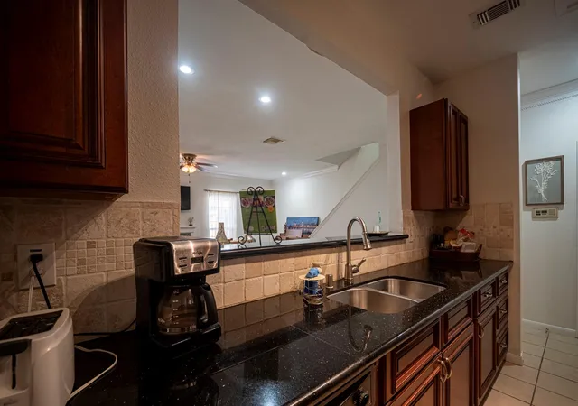 5th image of 3224 Holly Hall St #3224, Houston, TX 77054 | MLS# 77192194