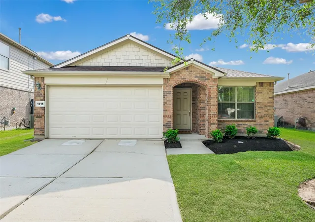 Homes for sale in Rosenberg, TX | 1015 Honeysuckle Vine Dr, Rosenberg, TX 77469 | MLS# 69135798