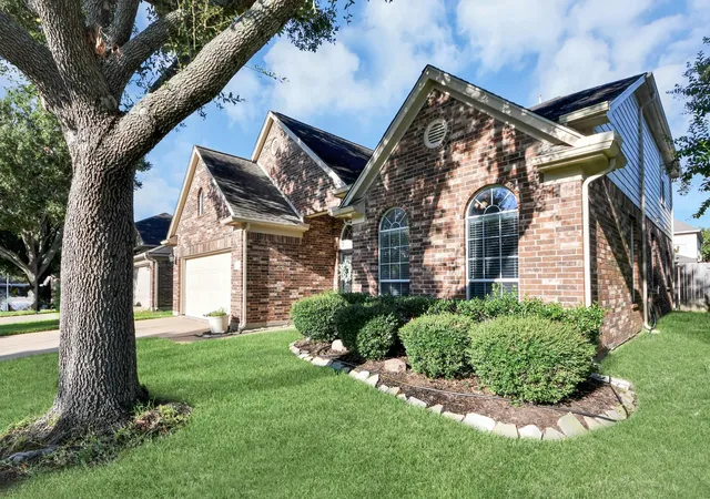 Photo 2 of Sale Pending at 2939 Walnut Knoll Way, Houston, TX 77084 | MLS# 71261782 | Listing updated on 2026-09-11