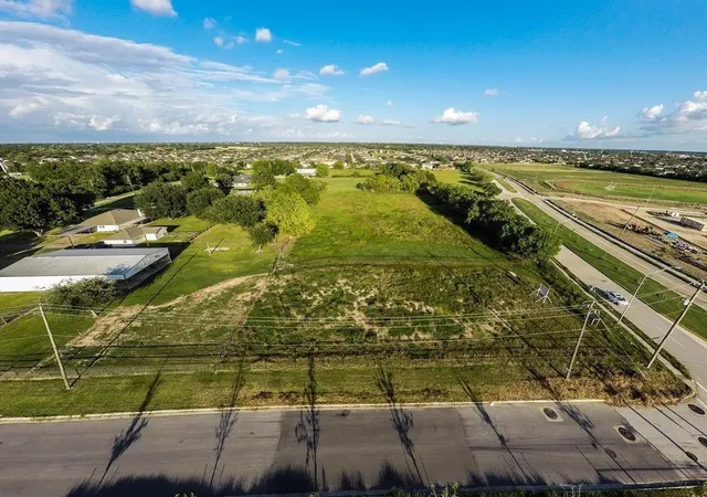 Photo 3 of Land for sale at 8612 Fuqua St, Houston, TX 77075 | MLS# 40413687 | Listing updated on 2026-05-20