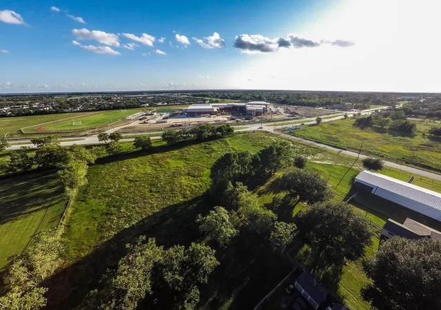 Photo 4 of Land for sale at 8612 Fuqua St, Houston, TX 77075 | MLS# 40413687 | Listing updated on 2026-05-20